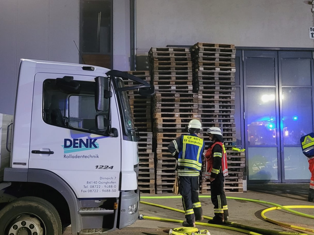Übung Brand Produktionshalle