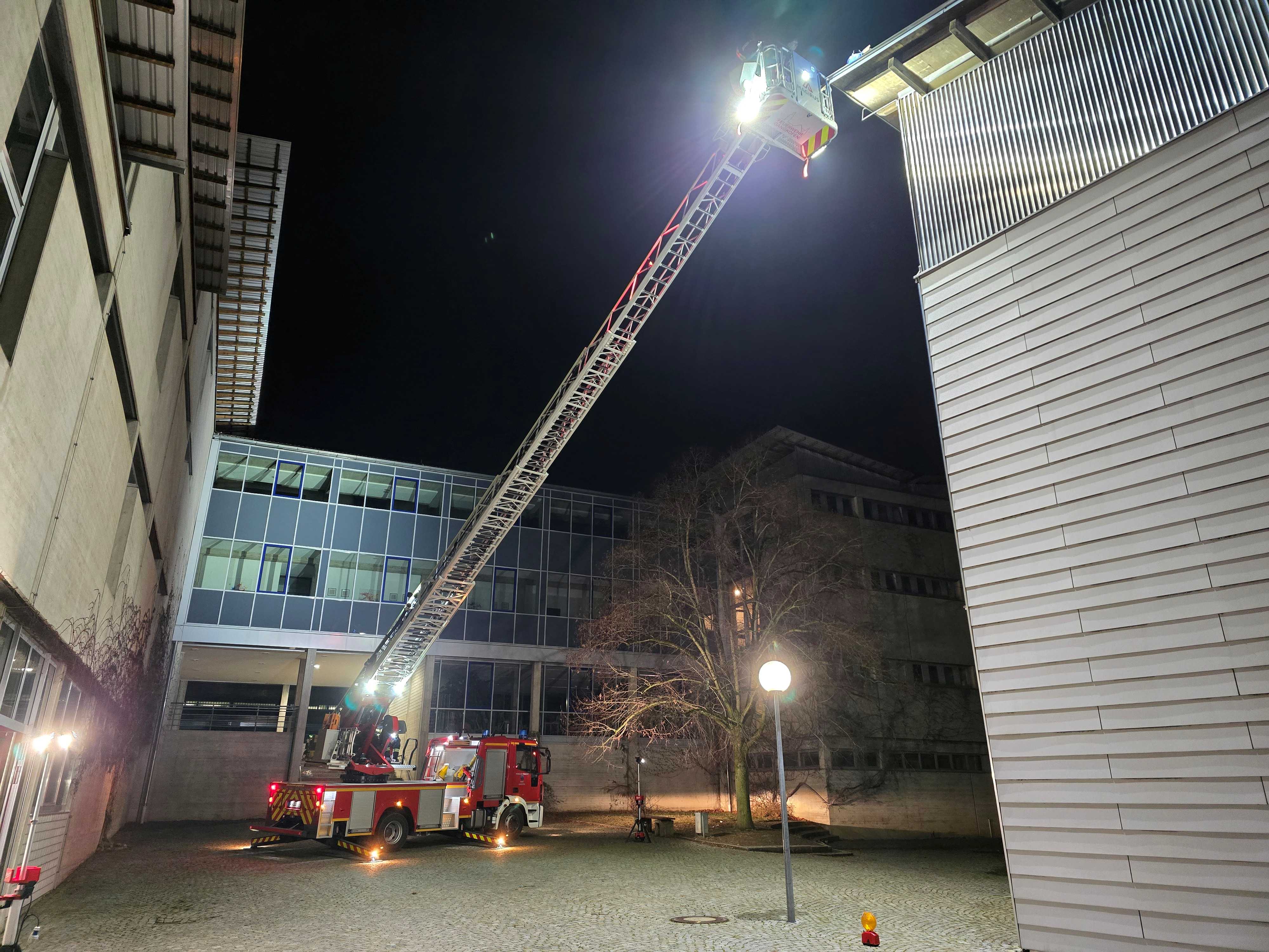 Übungseinblick: Präzision an Drehleiter & Spreizer