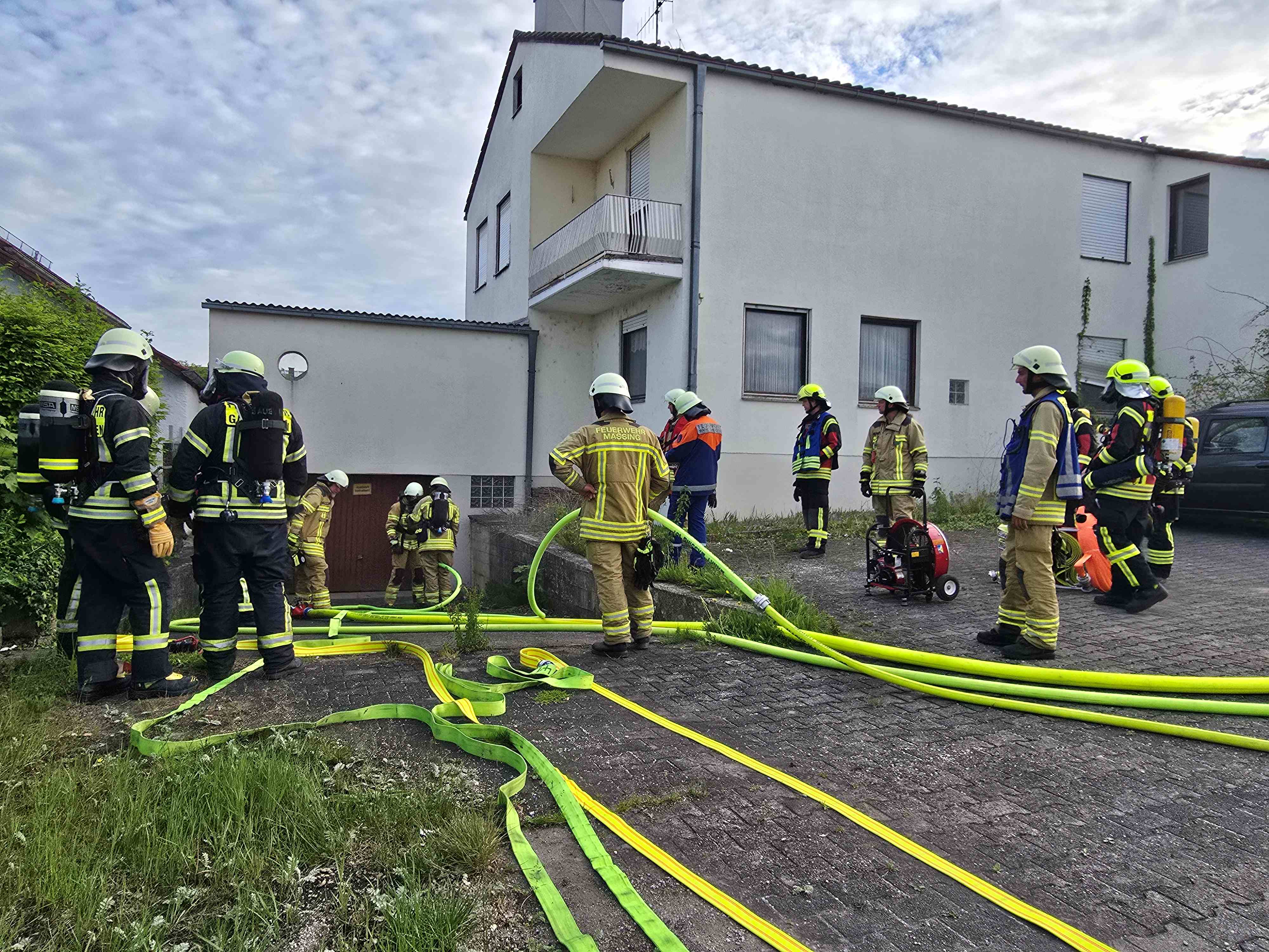 Gemeinschaftsübung mit den Feuerwehren Massing und Wolfsegg